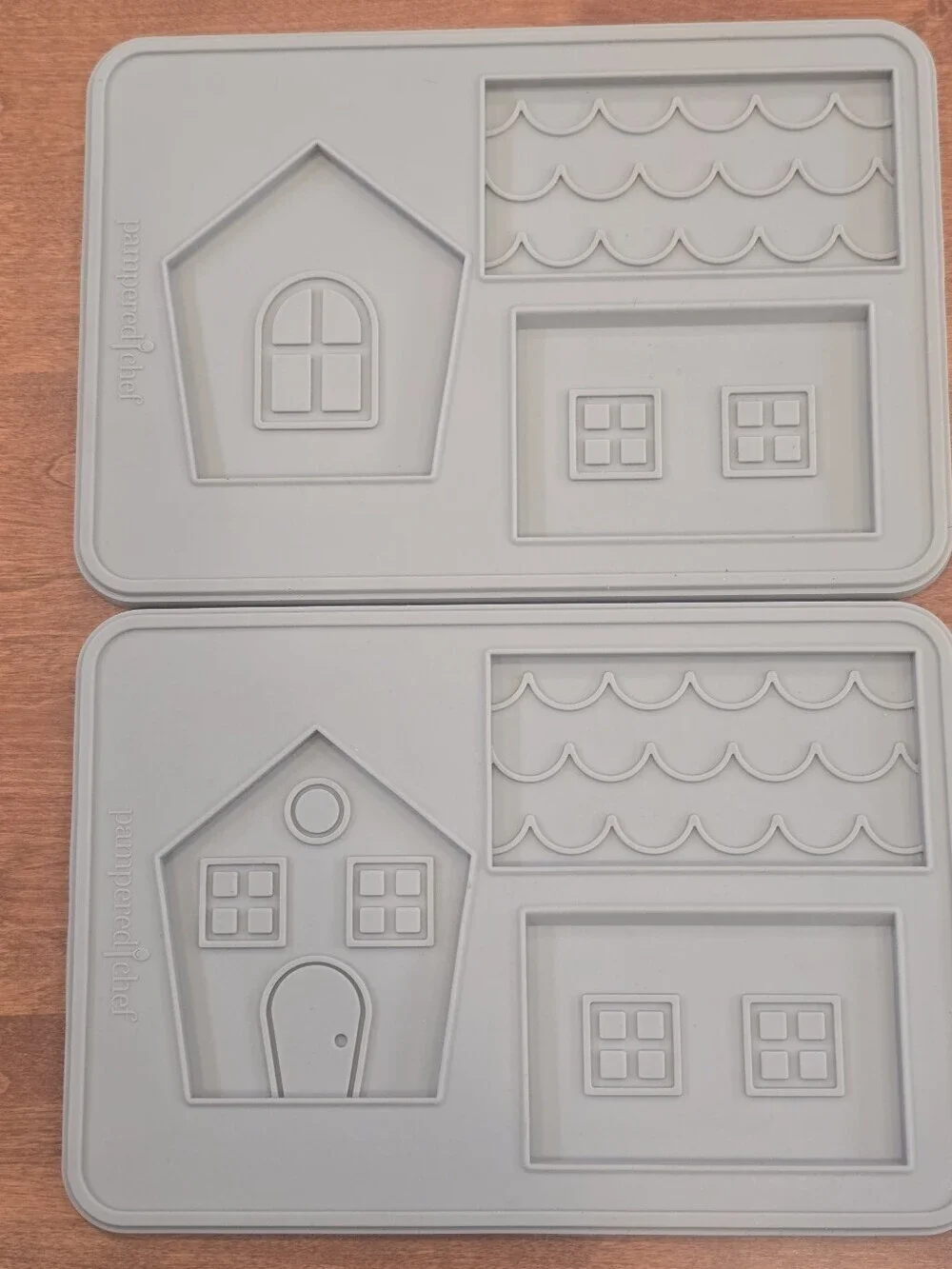 Pampered Chef Silicone Gingerbread Cookie House Molds #100136 - 2pc